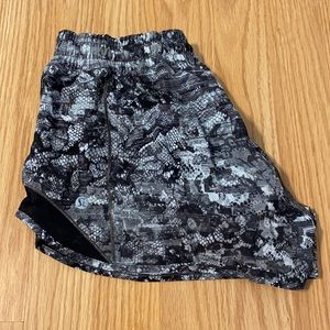 Lululemon Hotty-Hot Short 2.5 Inch